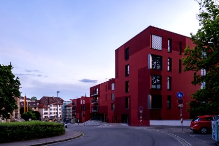 Rote Gebäude in der Doblerstraße in Tübingen