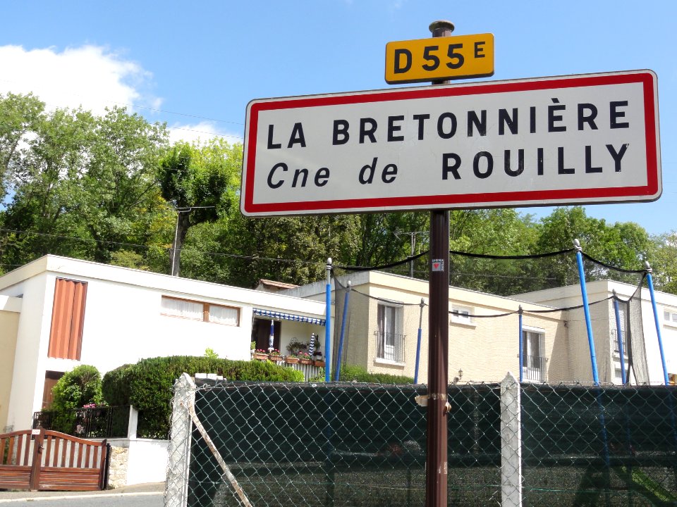 Rouilly (Seine-et-Marne) city limit sign La Bretonnière