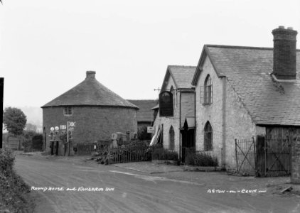 Round house and Kangaroo Inn Aston-on-Clun (1294342)