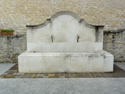 Rouessé-Fontaine (Sarthe) fontaine