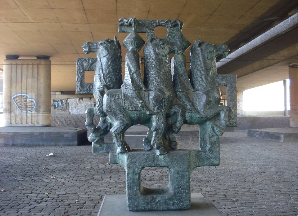 Rotterdam kunstwerk ruiters herplaatst
