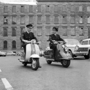 Rotterdamse politie op scooter, Bestanddeelnr 912-6572
