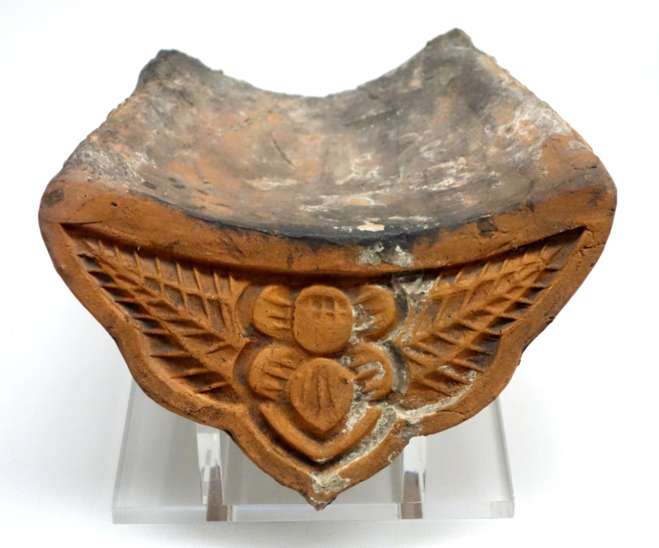 Round Roof Tile, excavated from Shuri Castle site, Shuri Tonokura-cho, Naha, Okinawa - Tokyo National Museum - DSC05439