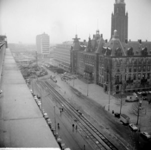 Rotterdamse Coolsingel reeds half geasfalteerd, Bestanddeelnr 917-3181