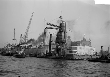 Rotterdam, reportage van de opleving in het Havenbedrijf, Bestanddeelnr 900-9237 photo
