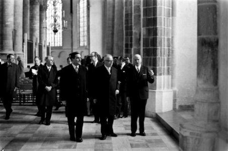 Rotterdam. De Duitse president Heinemann, diens echtgenote, koningin Juliana en , Bestanddeelnr 923-0151