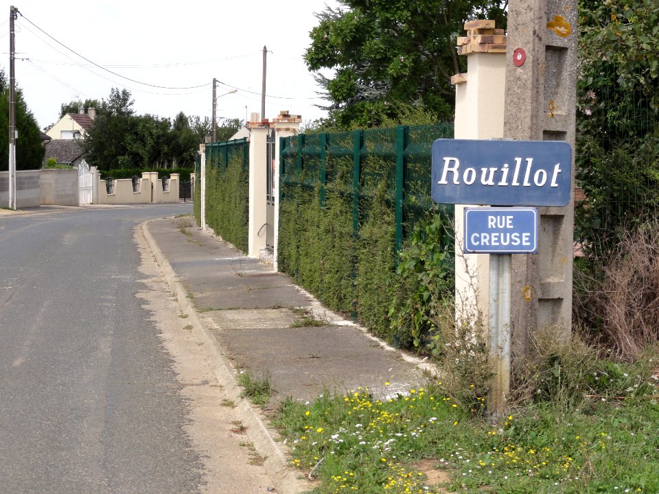 Rouilly (Seine-et-Marne) city limit sign Rouillot