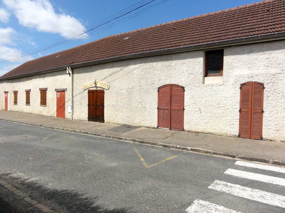 Rouilly (Seine-et-Marne) salle des fêtes à La Bretonnière