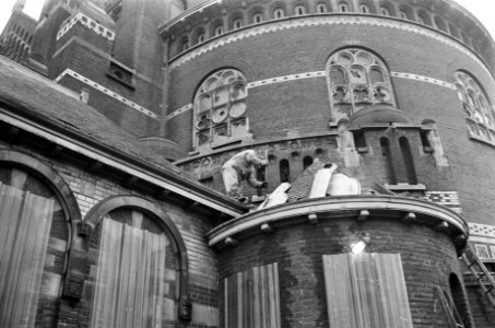 Rotterdam Koninginnekerk tijdens de afbraak van het gebouw, Bestanddeelnr 925-3102