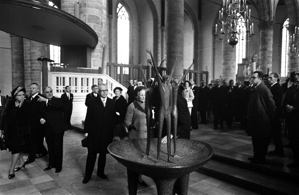 Rotterdam. De Duitse president Heinemann, diens echtgenote, koningin Juliana en , Bestanddeelnr 923-0149