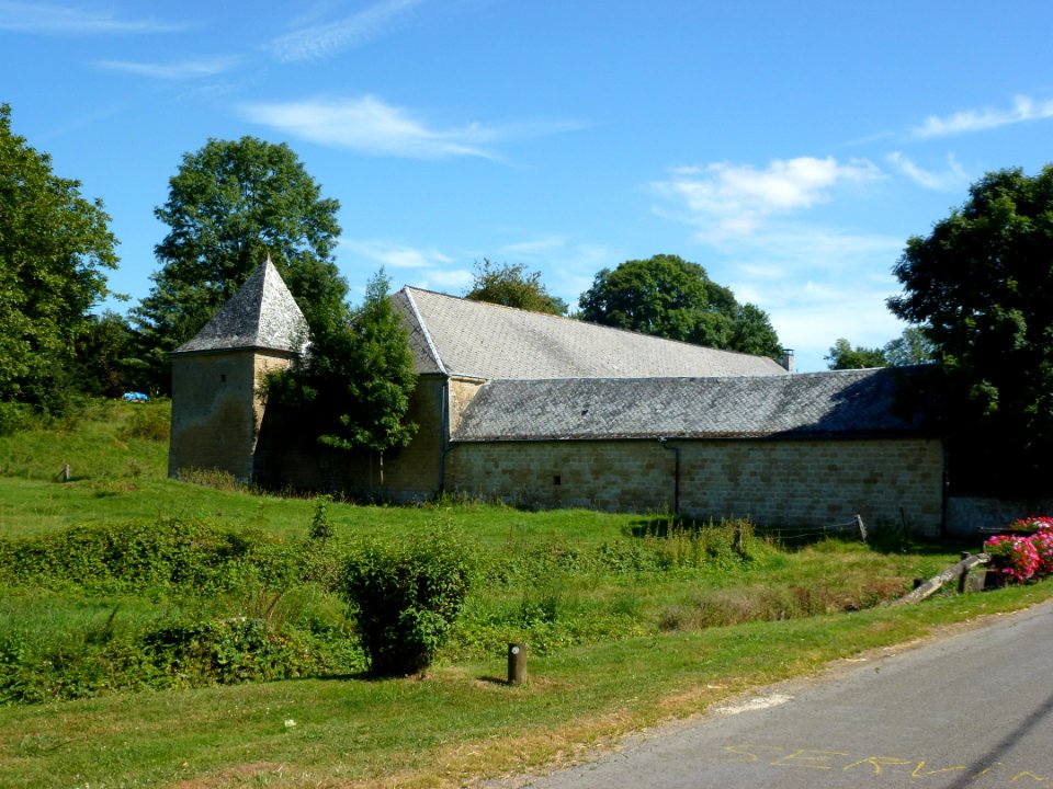Rouvroy-sur-Audry (Ardennes) ferme-manoir ( 01)