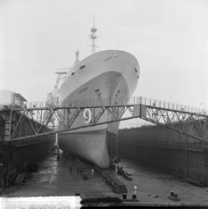 Rotterdam in het dok voor de eerste schoonmaakbeurt, Bestanddeelnr 915-7148