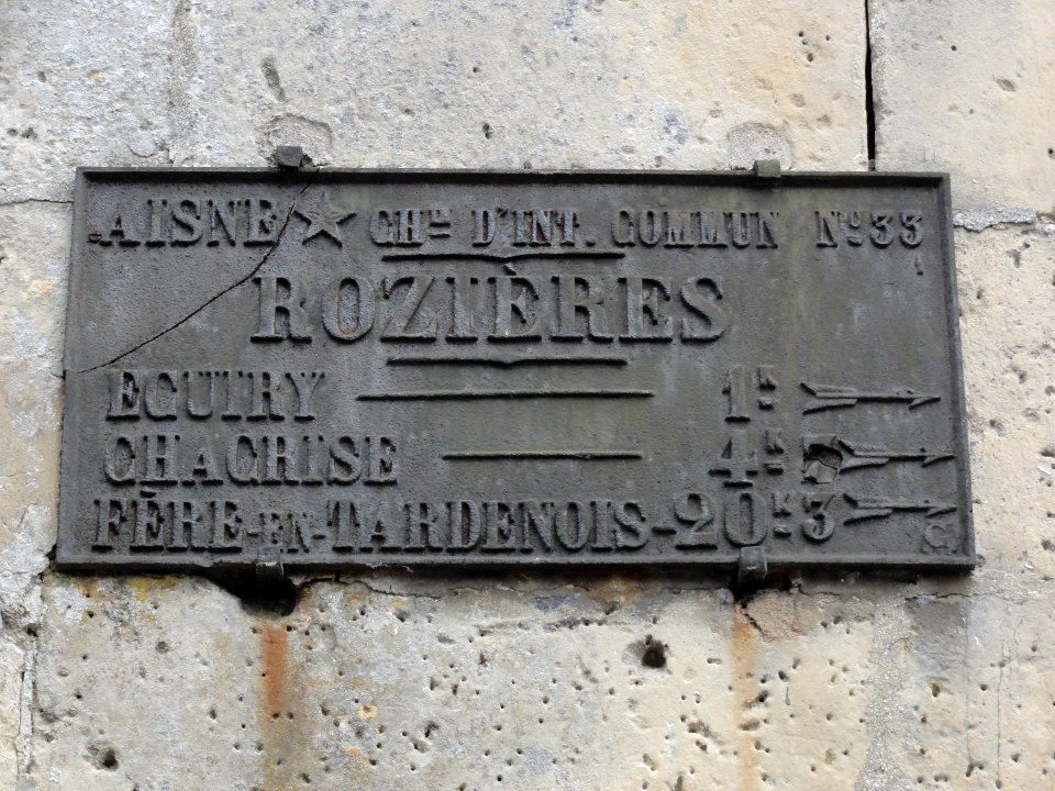 Rozières-sur-Crise (Aisne) vieille plaque routière