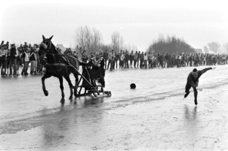 Rottemeren-race over 200km bij Zevenhuizen. Oud-schaatskampioen Kees Verkerk sch, Bestanddeelnr 931-9142
