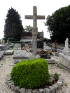 Routes (Seine-Mar.) croix du cimetière