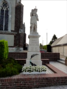 Rouville (Seine-Mar.) monument aux morts
