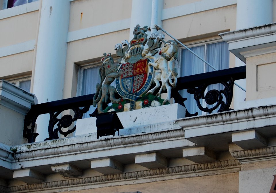 Royal Albion Hotel, Grand Junction Road, Brighton (NHLE Code 1043666) (September 2018) (Coat of Arms)