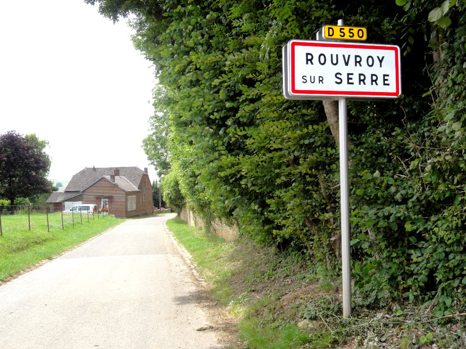 Rouvroy-sur-Serre (Aisne) city limit sign