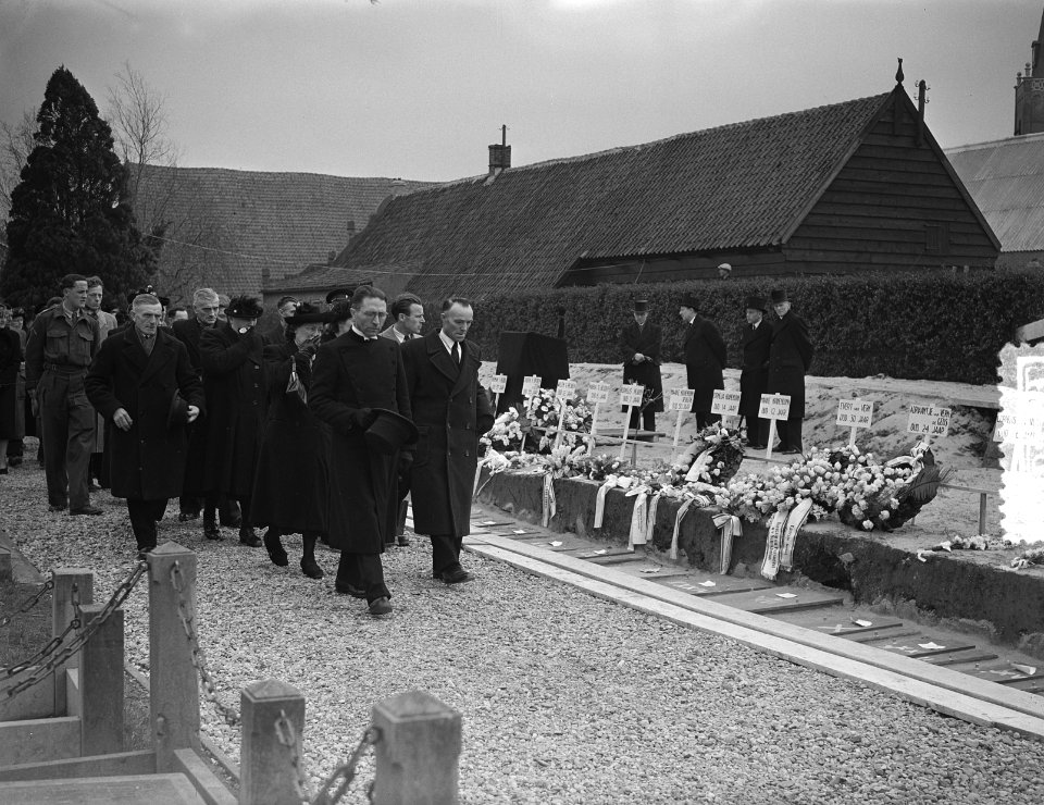 Rouwdag herbegraven in s Gravendeel, Bestanddeelnr 905-6449