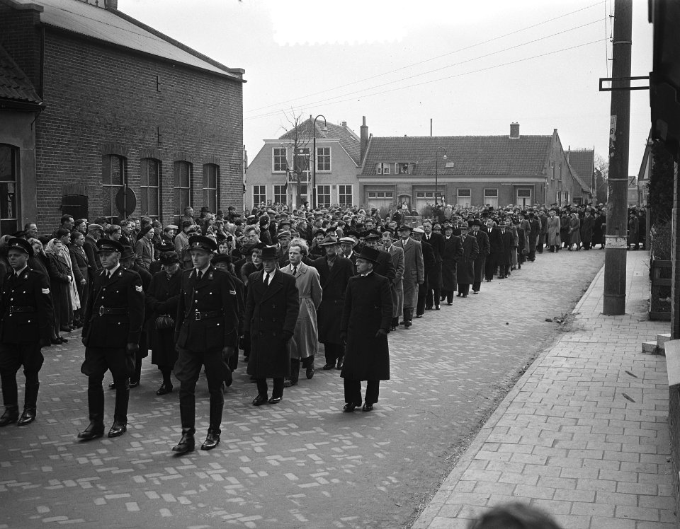 Rouwdag herbegraven in s Gravendeel, Bestanddeelnr 905-6448