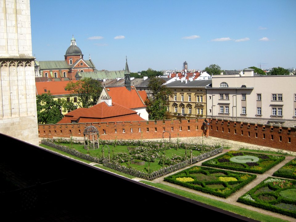 Royal Garden in castle of Wawel in Kraków 2015 (2)