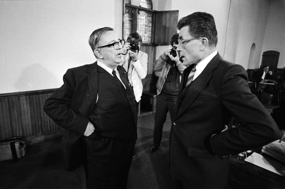 RSV enquetecommissie voorzitter Van Dijk en Molkenboer (l), Bestanddeelnr 933-1199