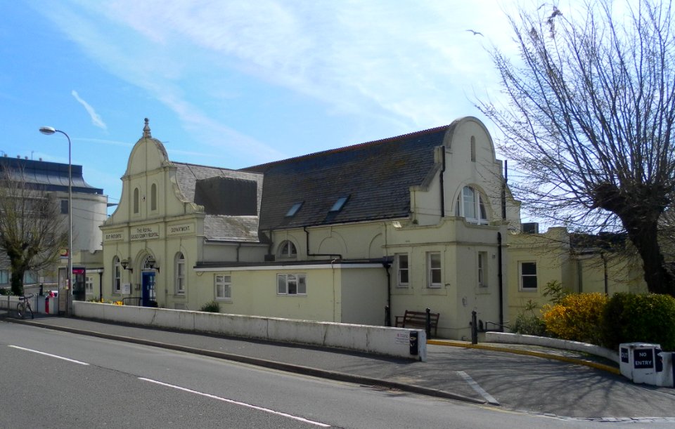 Royal Sussex County Hospital, Eastern Road, Kemptown, Brighton (Outpatients Department Building) (April 2013) (1)
