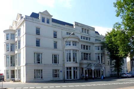 Royal York Buildings (Youth Hostel), Old Steine, Brighton (NHLE Code 1380677) (August 2013) (1)