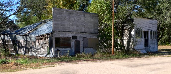 Royal, Nebraska abandoned bldgs 1