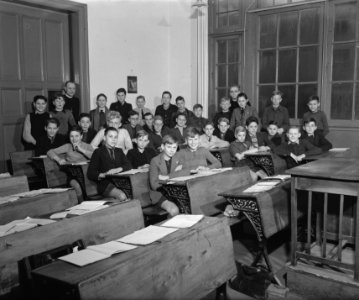 Rooms-Katholieke school Saint Louis ULO-MULO aan de Spuistraat 239, Bestanddeelnr 901-5701