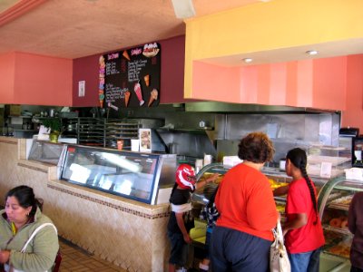Royal Donut Shop 3141 02