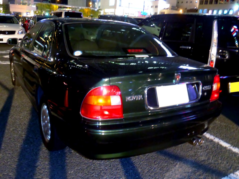 Rover 620SLi (RHF20) at night rear