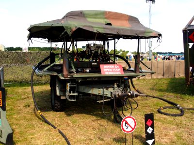 Royal Dutch Army trailer fuel pump