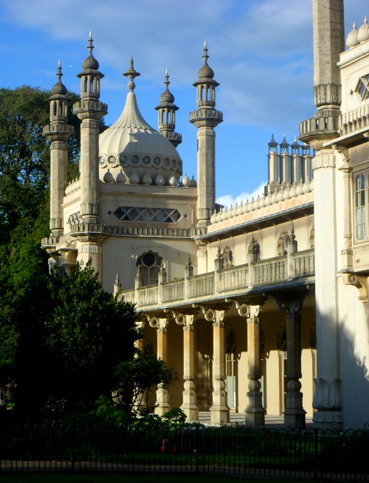 Royal Pavilion, Pavilion Gardens, Brighton (May 2015) (1)