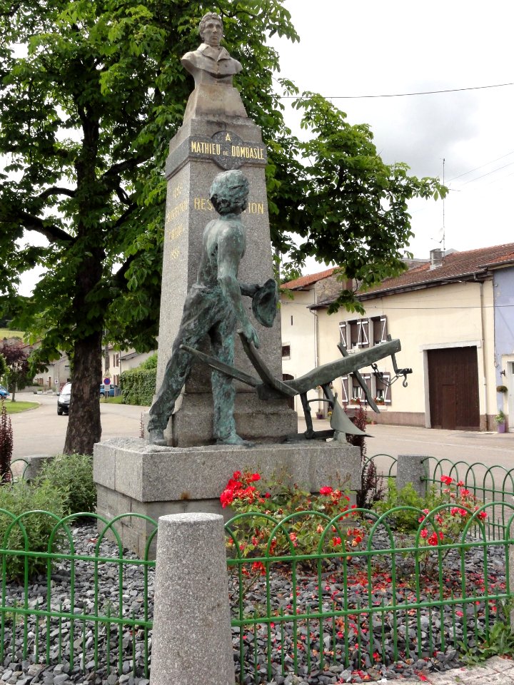 Roville-devant-Bayon (M-et-M) mémorial école d'agriculture