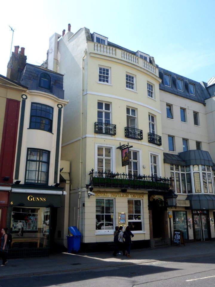 Royal Pavilion Tavern, 7–8 Castle Square, Brighton (NHLE Code 1380055) (May 2013) (2)
