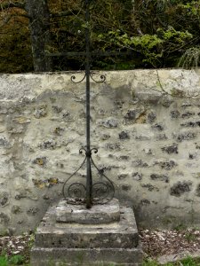 Royaucourt-et-Chailvet (Aisne) croix de chemin