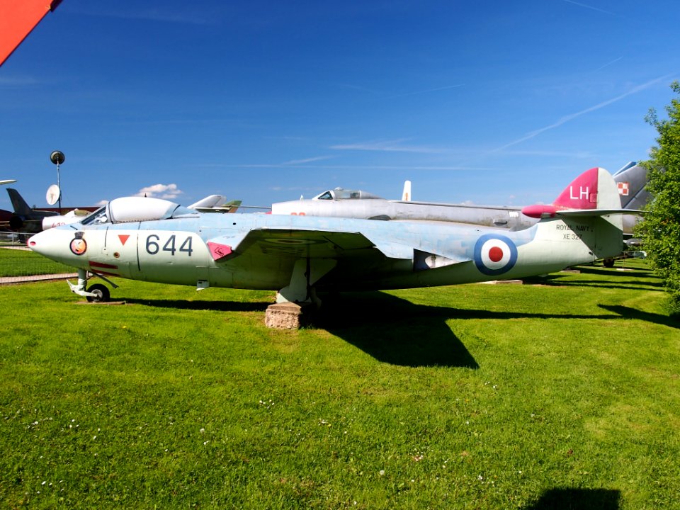 Royal Navy Sea Hawk FGA4 XE327 pic3