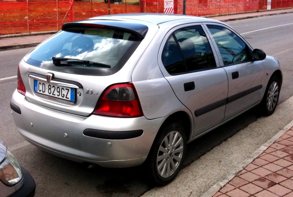 Rover 25 5-door rear (cropped)