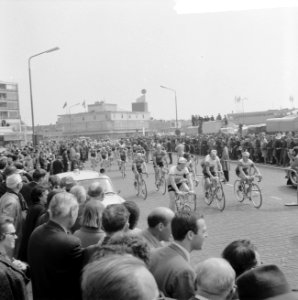 Ronde van Nederland, start te Amstelveen, overzicht start, Bestanddeelnr 917-7562
