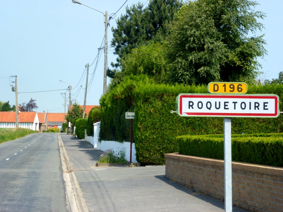 Roquetoire (Pas-de-Calais, Fr) city limit sign
