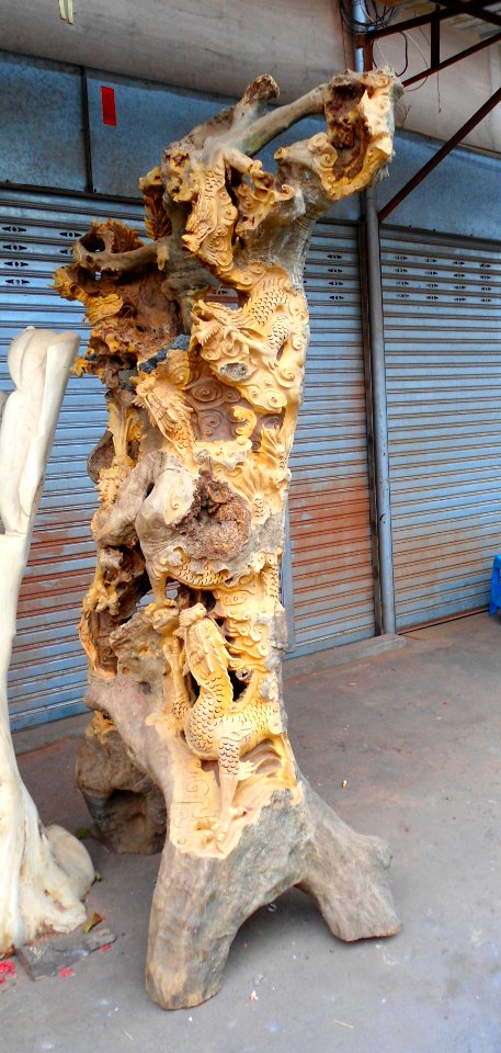 Root carving in Haikou 01