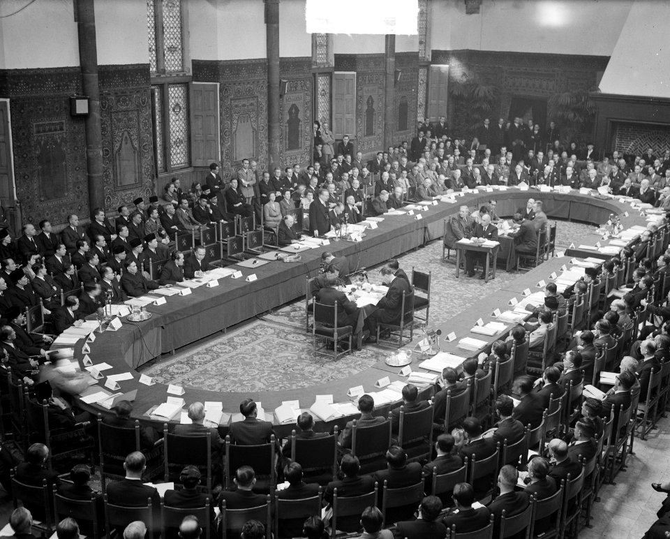 Ronde Tafel Conferentie , slotzitting in Ridderzaal, duplikaat overzicht, Bestanddeelnr 903-6872