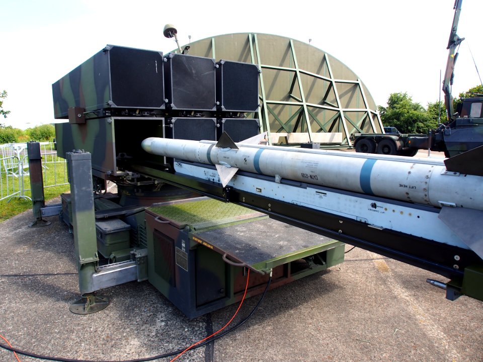 Royal Netherlands Army CATM-120B Surface to Air portable launch unit, pic5