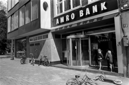 Roofoverval bij Amro-bank, Beethovenstraat, Amsterdam, Bestanddeelnr 923-6862