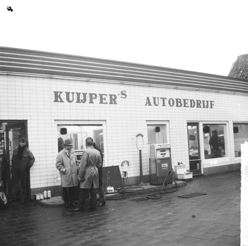 Roofoverval op garage Kuyper op de Middenweg te Amsterdam, Bestanddeelnr 917-2940