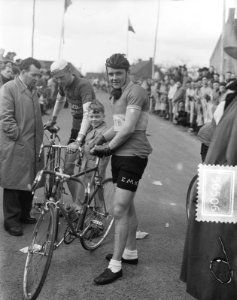 Ronde Van Etten . Deelname P. Haan, Bestanddeelnr 905-6506