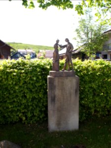 Roman Boos Denkmal Rosshaupten Dorfplatz 01