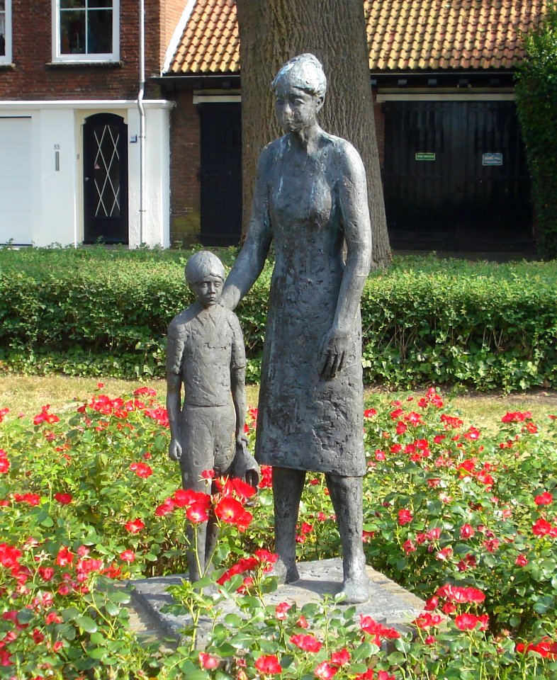 Roosendaal kunstwerk franciscaner met leerling