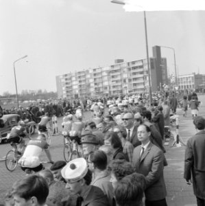 Ronde van Nederland, start te Amstelveen, overzicht start, Bestanddeelnr 917-7561